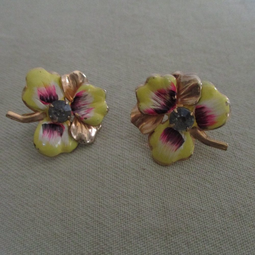 Beautiful Leaf Screw Back Earrings Rhinestone